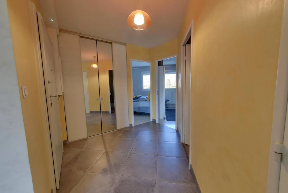 À vendre : Appartement T4 avec terrasse à Échirolles 