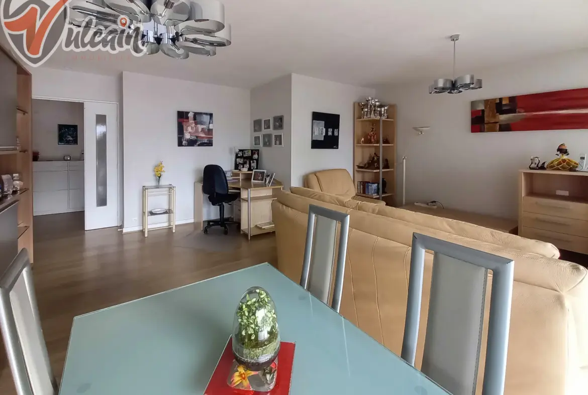 Appartement T3 spacieux à Clermont-Ferrand avec balcon et garage 