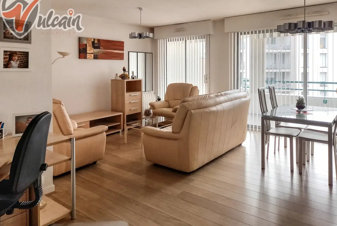 Appartement T3 spacieux à Clermont-Ferrand avec balcon et garage 