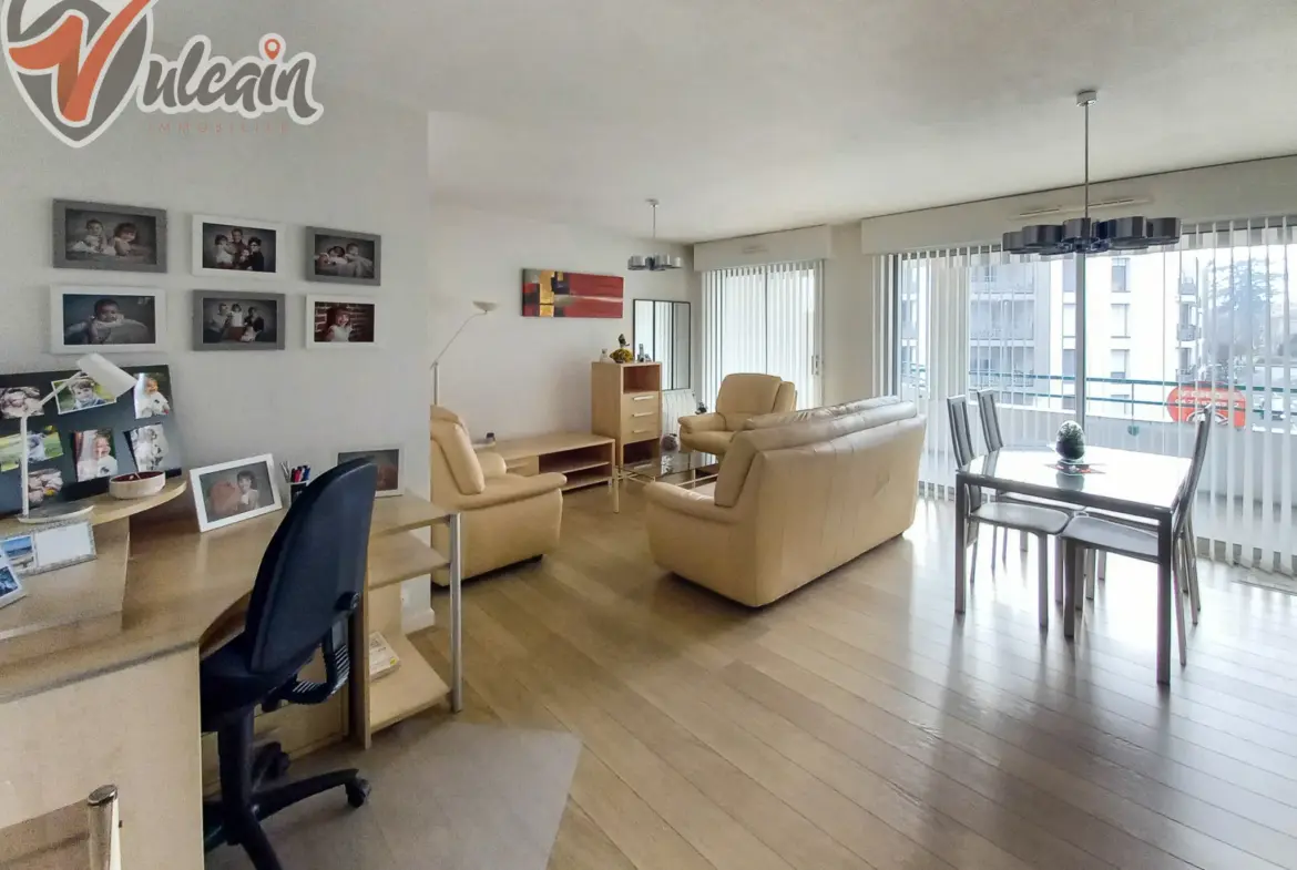 Appartement T3 spacieux à Clermont-Ferrand avec balcon et garage 