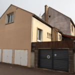 Maison spacieuse avec 5 chambres et 4 garages à Autun