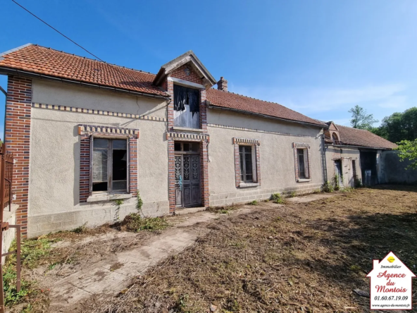 Fermette à restaurer à Bray sur Seine avec jardin de 1105 m²