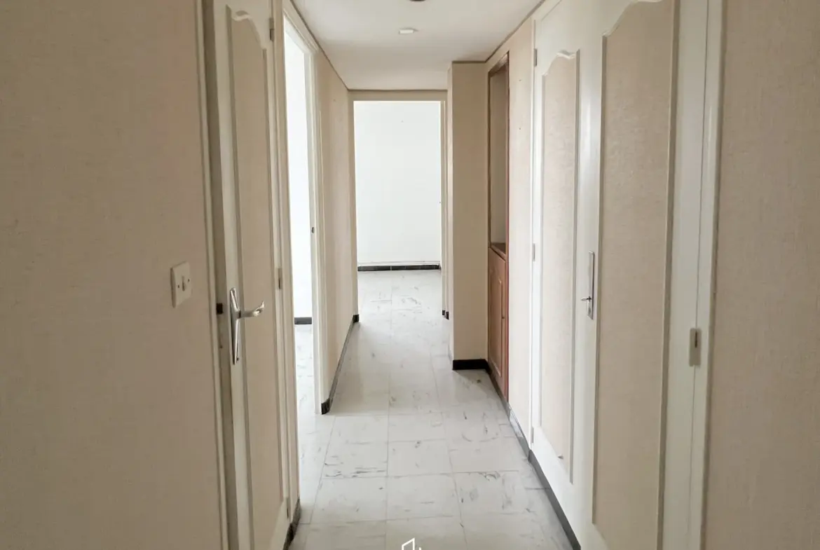 Appartement T4 à rénover de 80 m² à Montpellier dans le quartier Saint Martin 