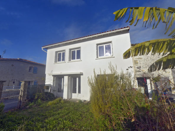 Maison à vendre à Cozes - 134 m² avec jardin et garage