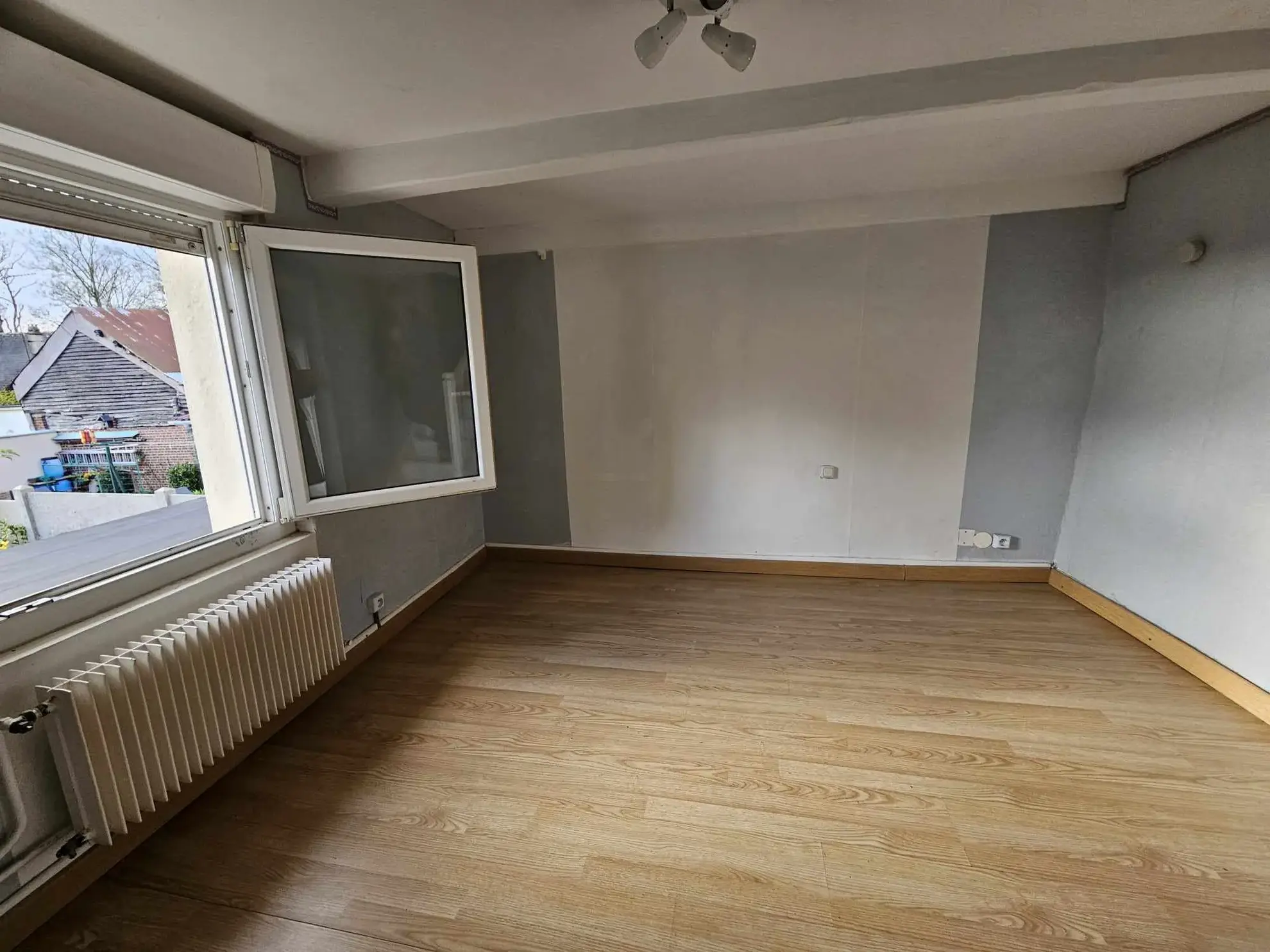 À vendre : Maison de ville à Oisemont avec jardin 