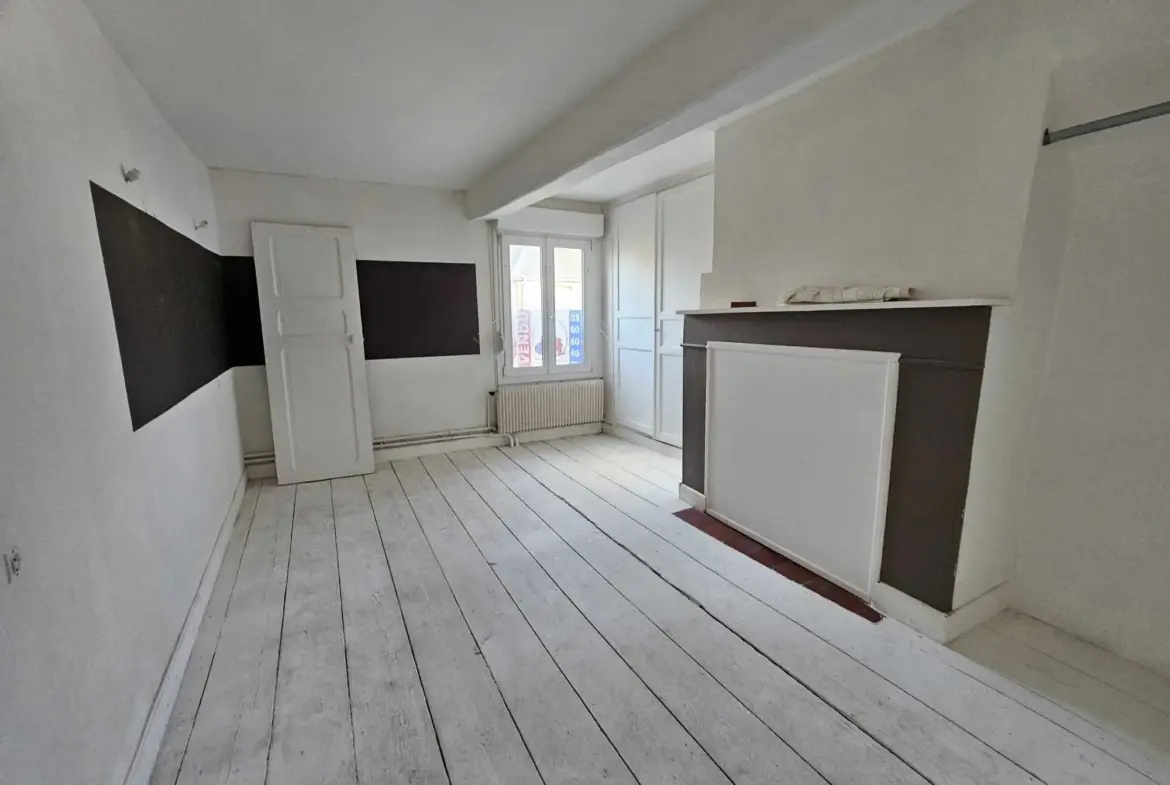 À vendre : Maison de ville à Oisemont avec jardin 