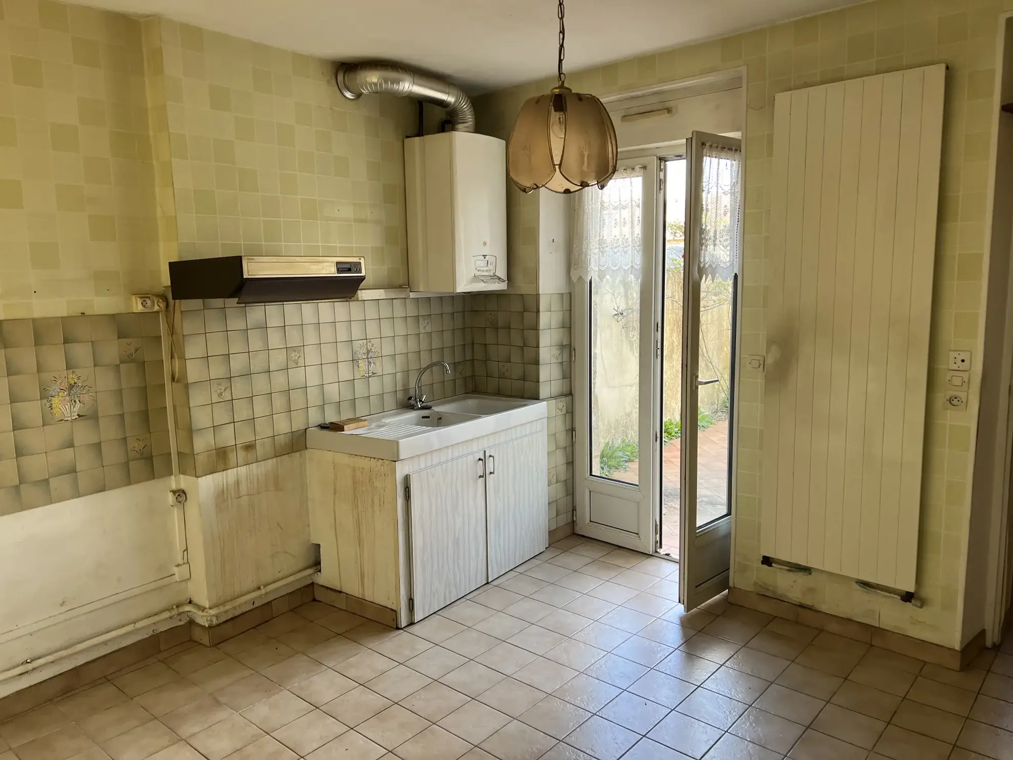 Vente Maison de 117,60 m² à Alençon avec 3 chambres et cour 