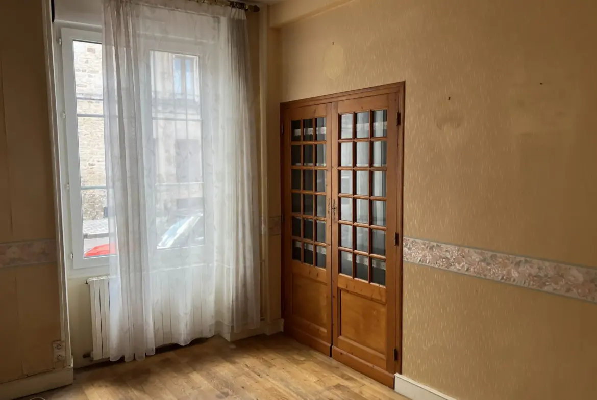 Vente Maison de 117,60 m² à Alençon avec 3 chambres et cour 