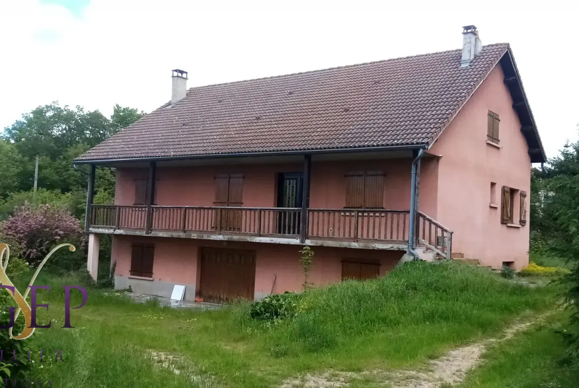 Maison spacieuse avec vue sur la chaîne des puys à Lachaux 