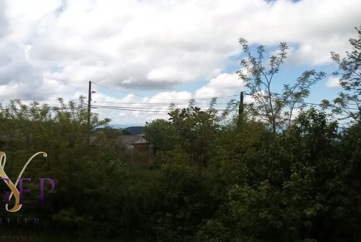 Maison spacieuse avec vue sur la chaîne des puys à Lachaux 