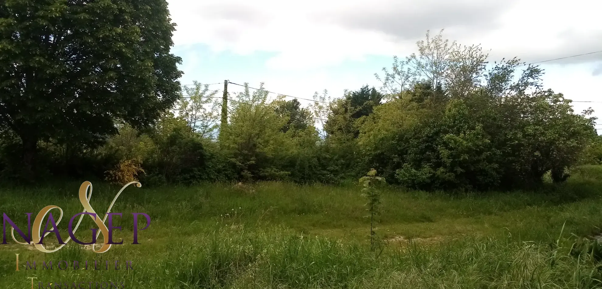 Maison spacieuse avec vue sur la chaîne des puys à Lachaux 