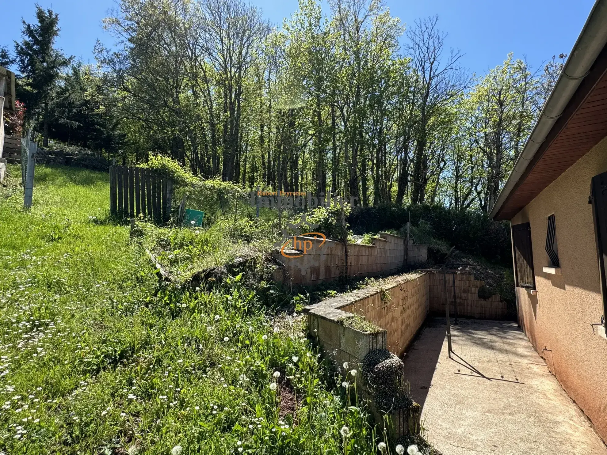 À vendre : Maison avec terrain à Montjaux 