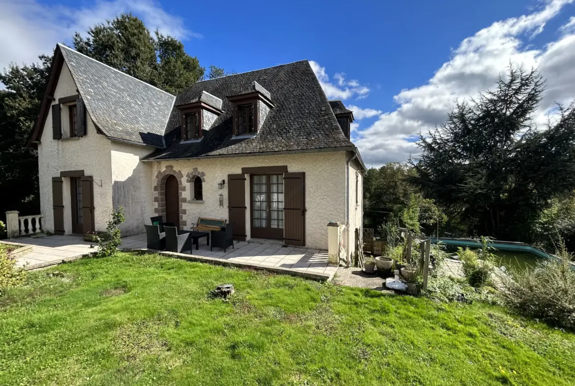 Maison à Egletons en Corrèze avec piscine et sous-sol 