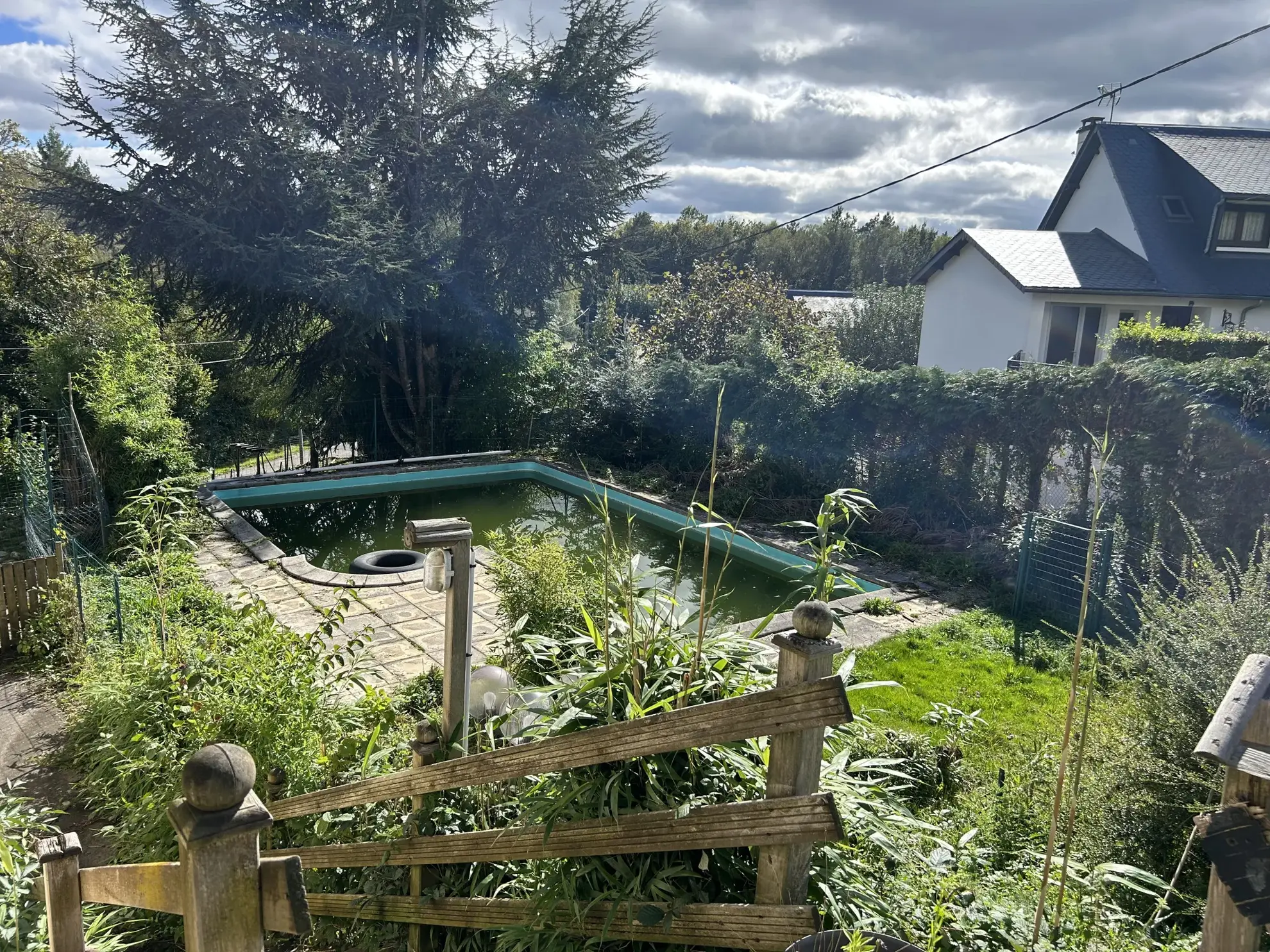 Maison à Egletons en Corrèze avec piscine et sous-sol 