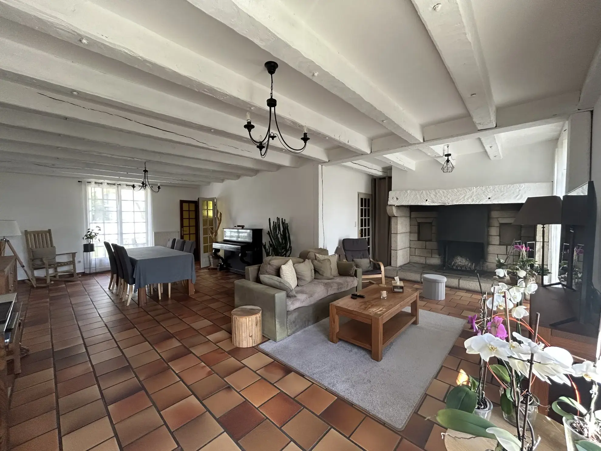 Maison à Egletons en Corrèze avec piscine et sous-sol 