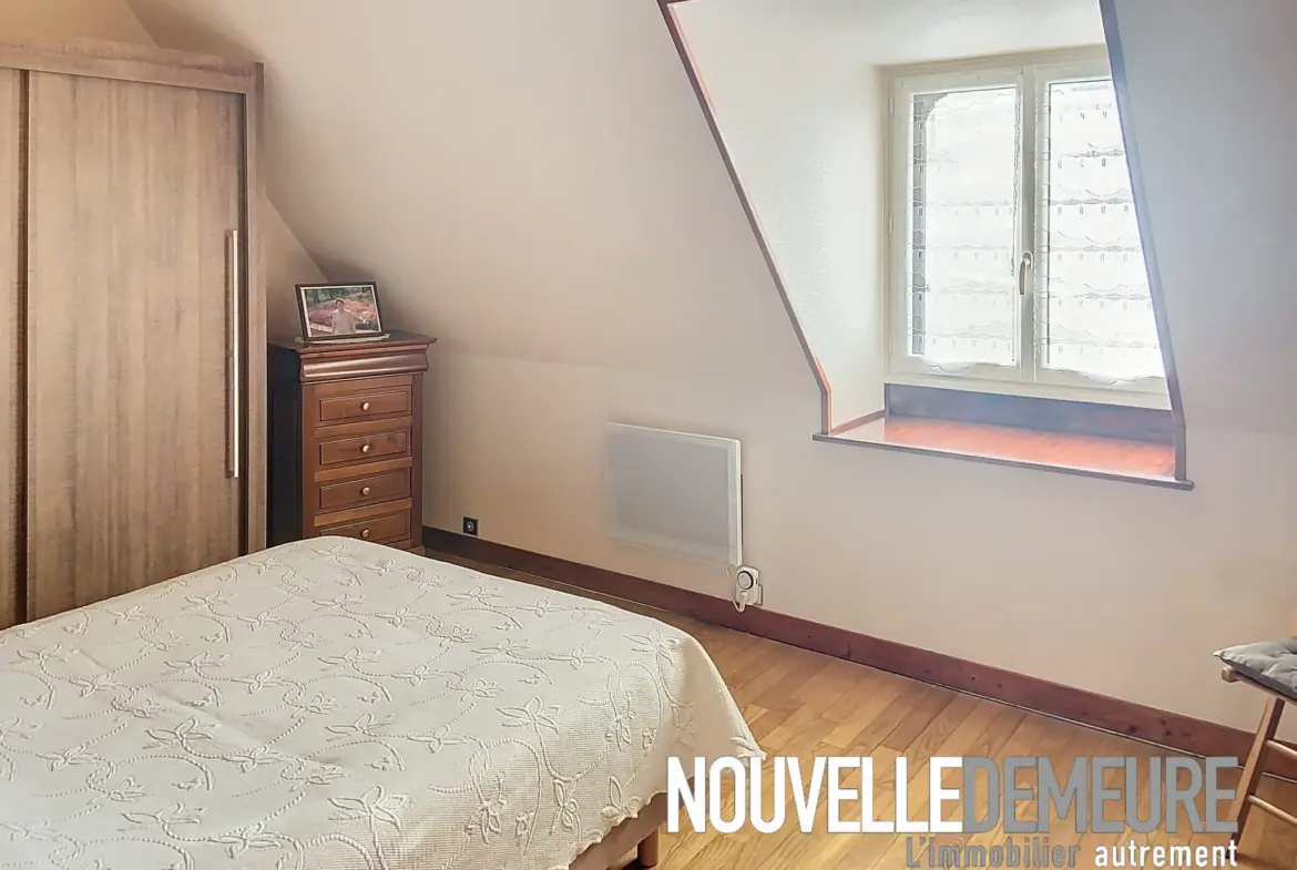 Maison en pierres de 93 m² à Chauvigné à vendre 