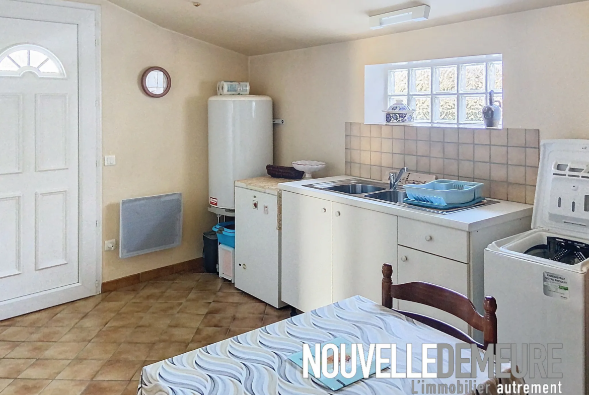 Maison en pierres de 93 m² à Chauvigné à vendre 