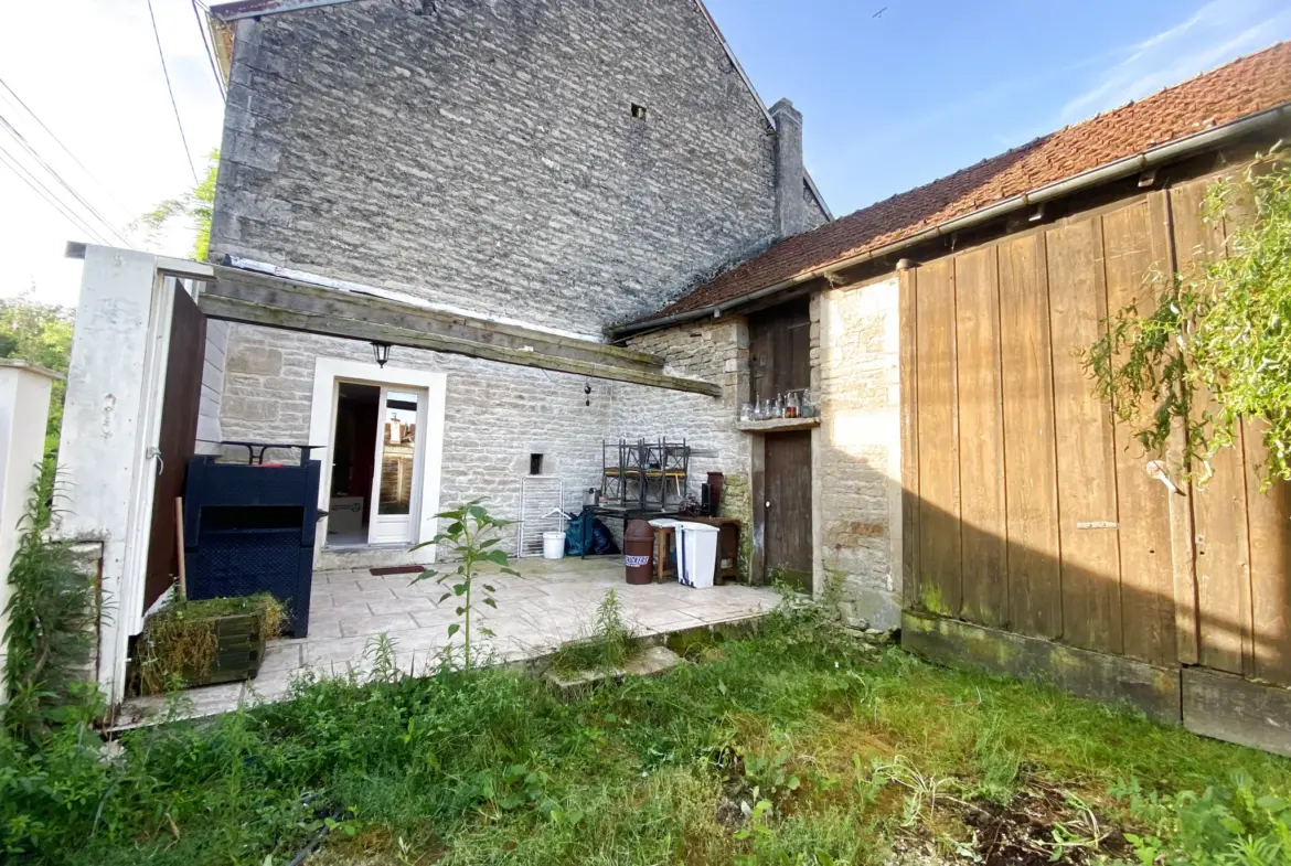 Belle maison 30 km au nord-ouest de Dijon avec 4 chambres 