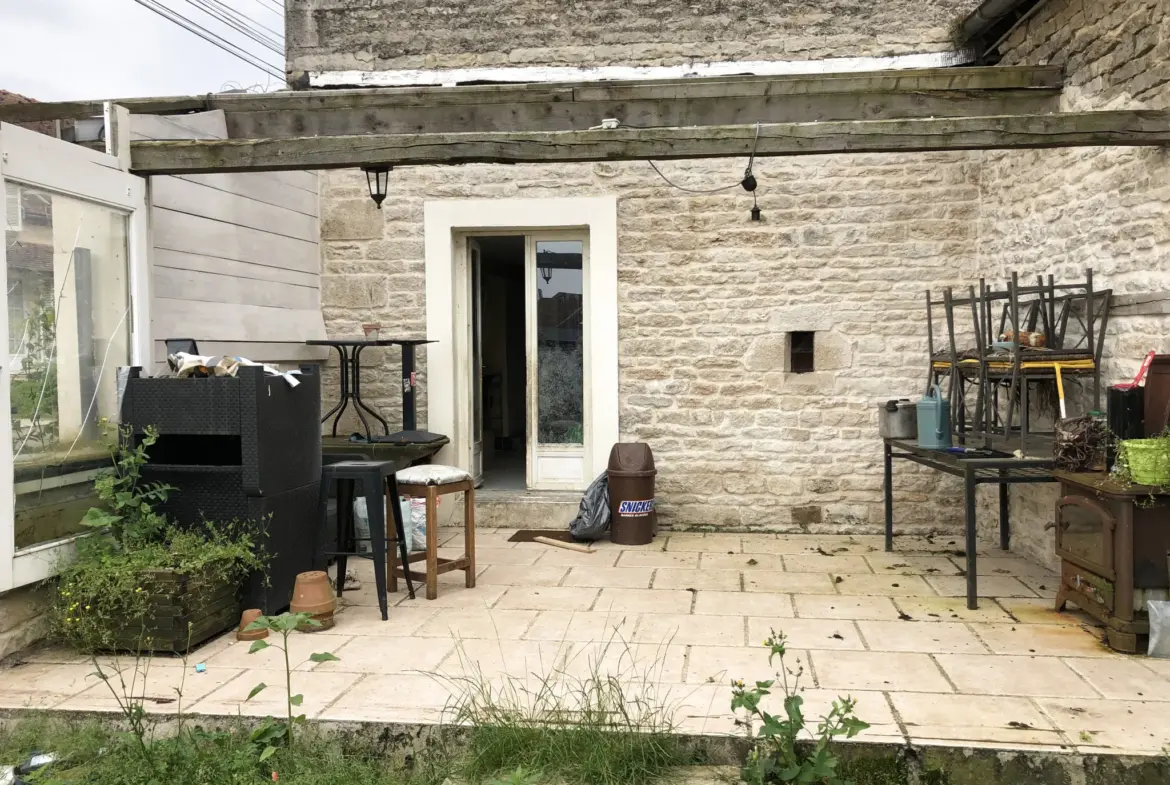 Belle maison 30 km au nord-ouest de Dijon avec 4 chambres 