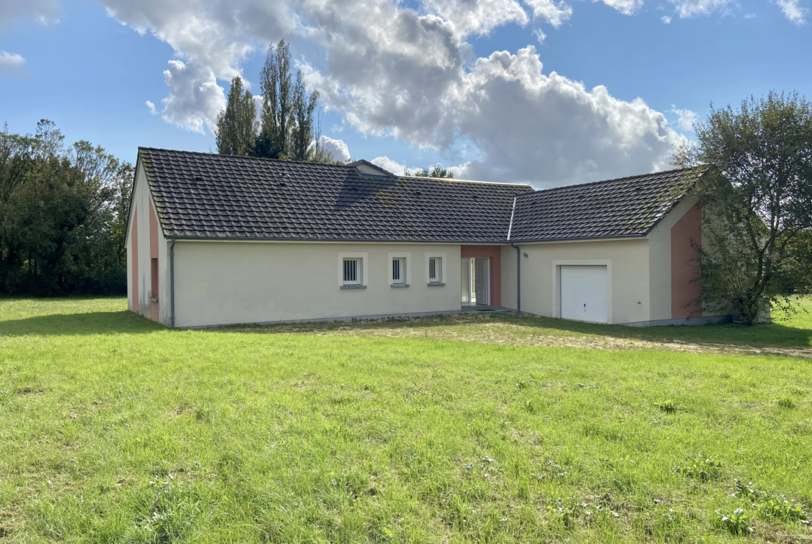 Maison unique de plain-pied à vendre à Vierzon 