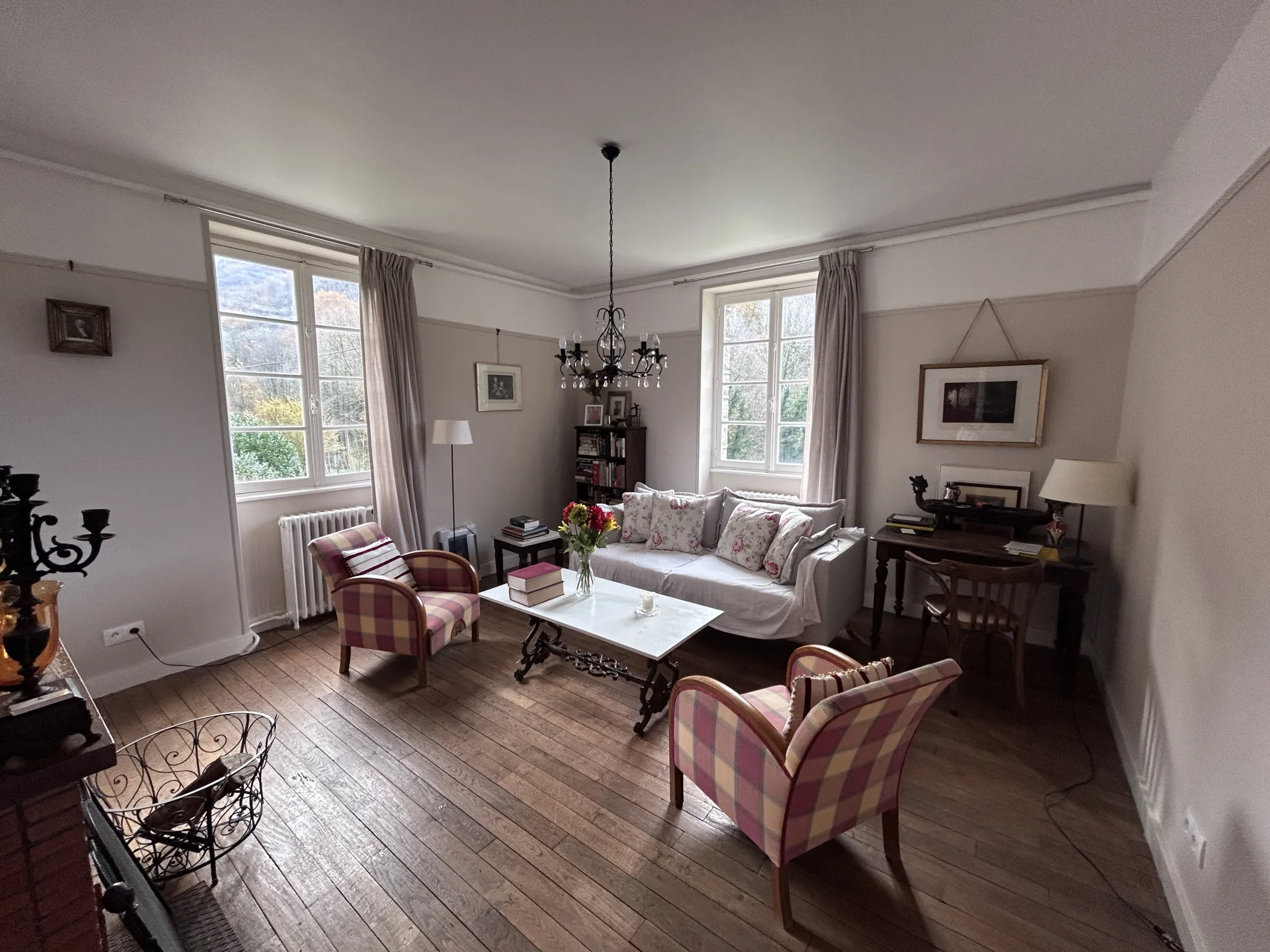 Maison en pierres avec superbe vue à Servières le Château 