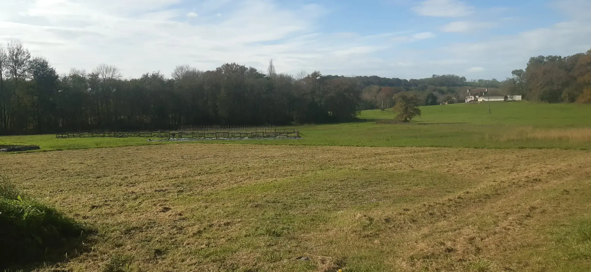 Terrain de 2 041 m2 à 5 minutes d'Orthez avec permis de construire 