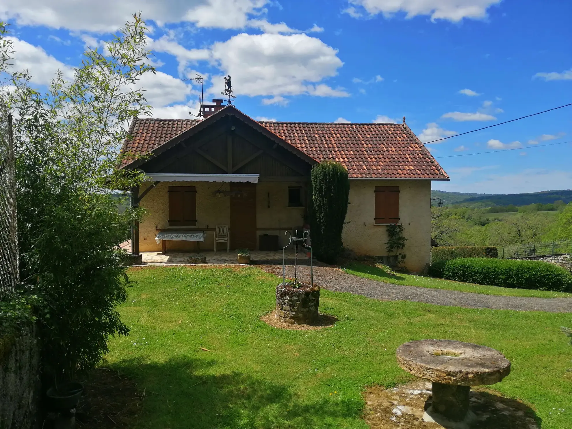 Maison spacieuse à vendre à Camburat - 210 000 € 