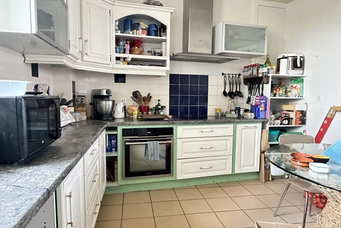 Spacieuse maison villageoise à vendre à Donnemarie Dontilly pour 212000 € 