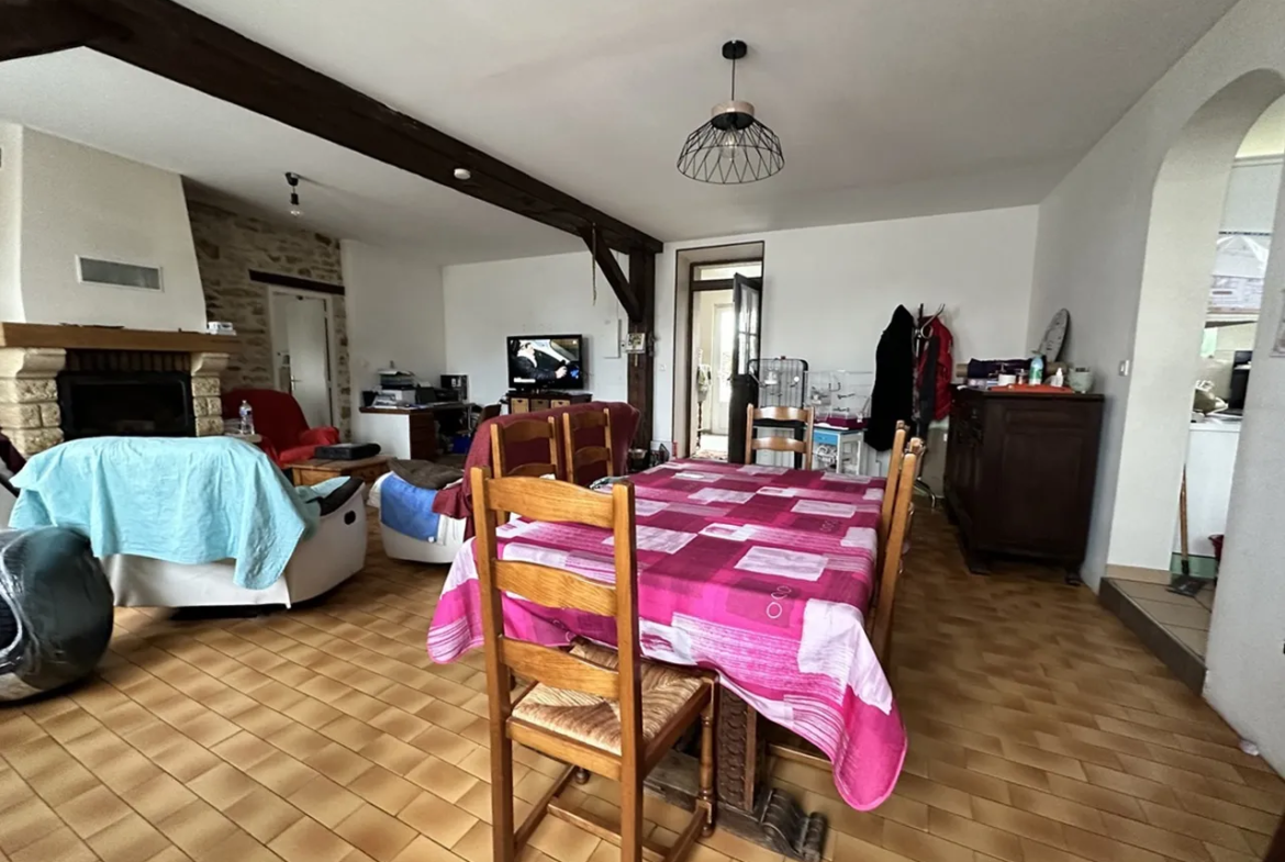 Spacieuse maison villageoise à vendre à Donnemarie Dontilly pour 212000 € 