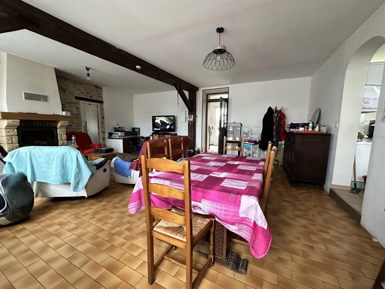 Spacieuse maison villageoise à vendre à Donnemarie Dontilly pour 212000 € 