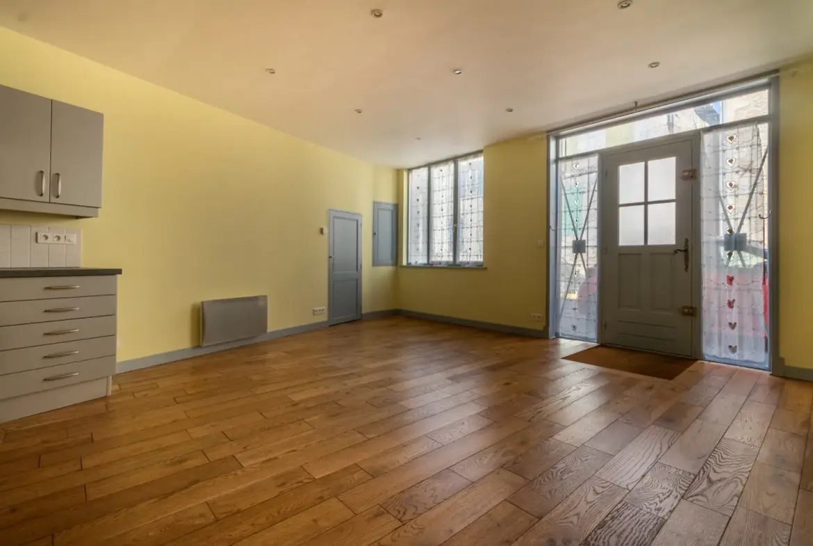 Maison rénovée à Taillebourg - 92 m², 2 chambres et 2 salles d'eau 