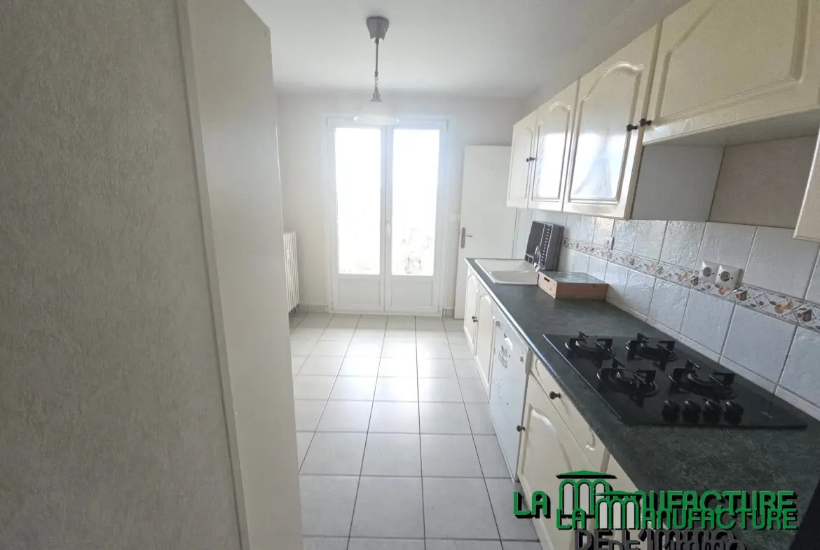 À vendre : Appartement F3 traversant avec garage à Saint-Étienne 