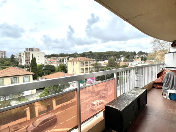 À vendre : Appartement 2 pièces 49 m² avec terrasse à Le Cannet