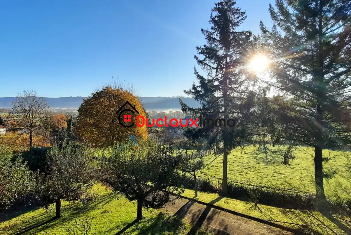 Maison individuelle à Giou-de-Mamou avec 5 chambres à vendre 