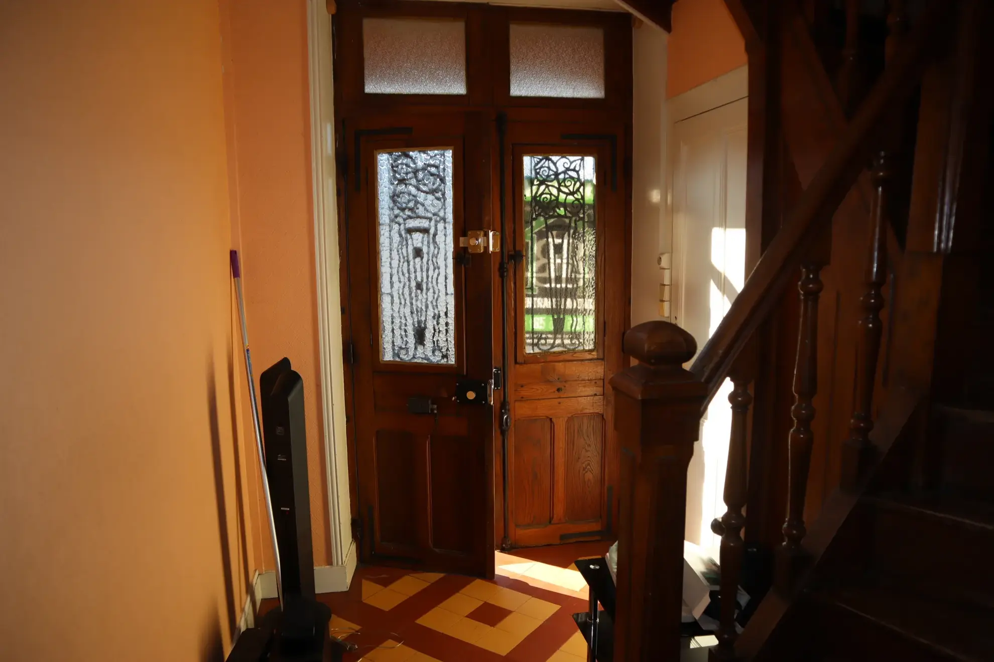 Maison divisée en deux appartements à vendre à Autun 