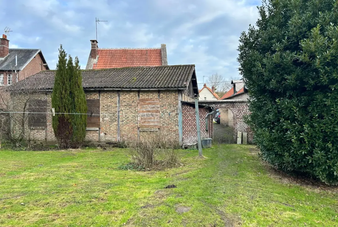 Maison individuelle rénovée à Abbeville avec jardin et dépendances 