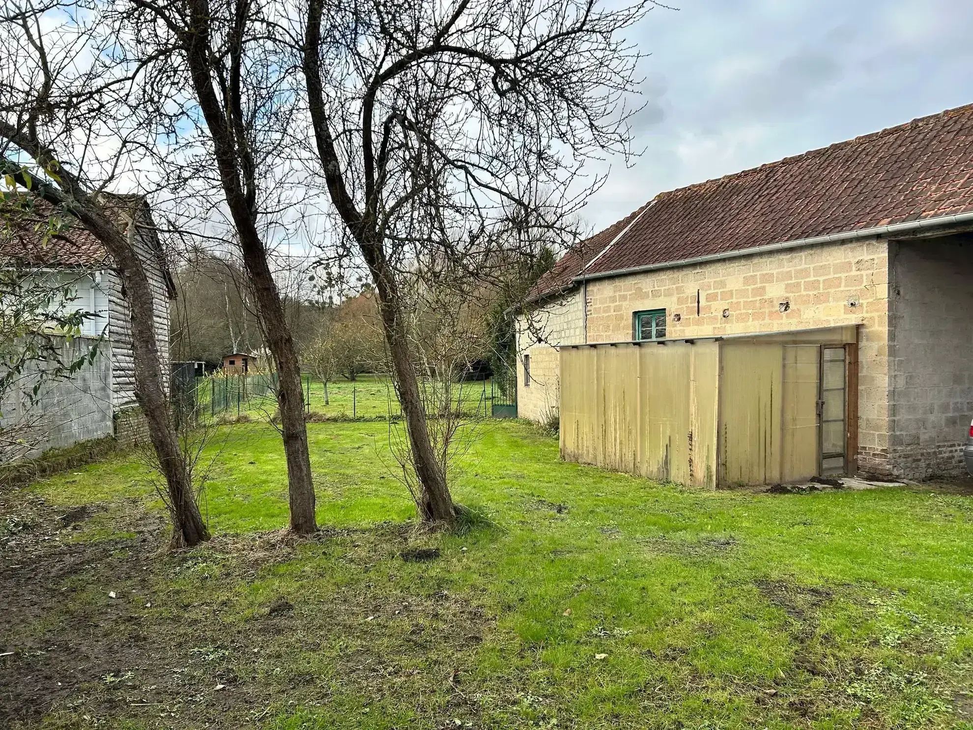 Maison individuelle rénovée à Abbeville avec jardin et dépendances 