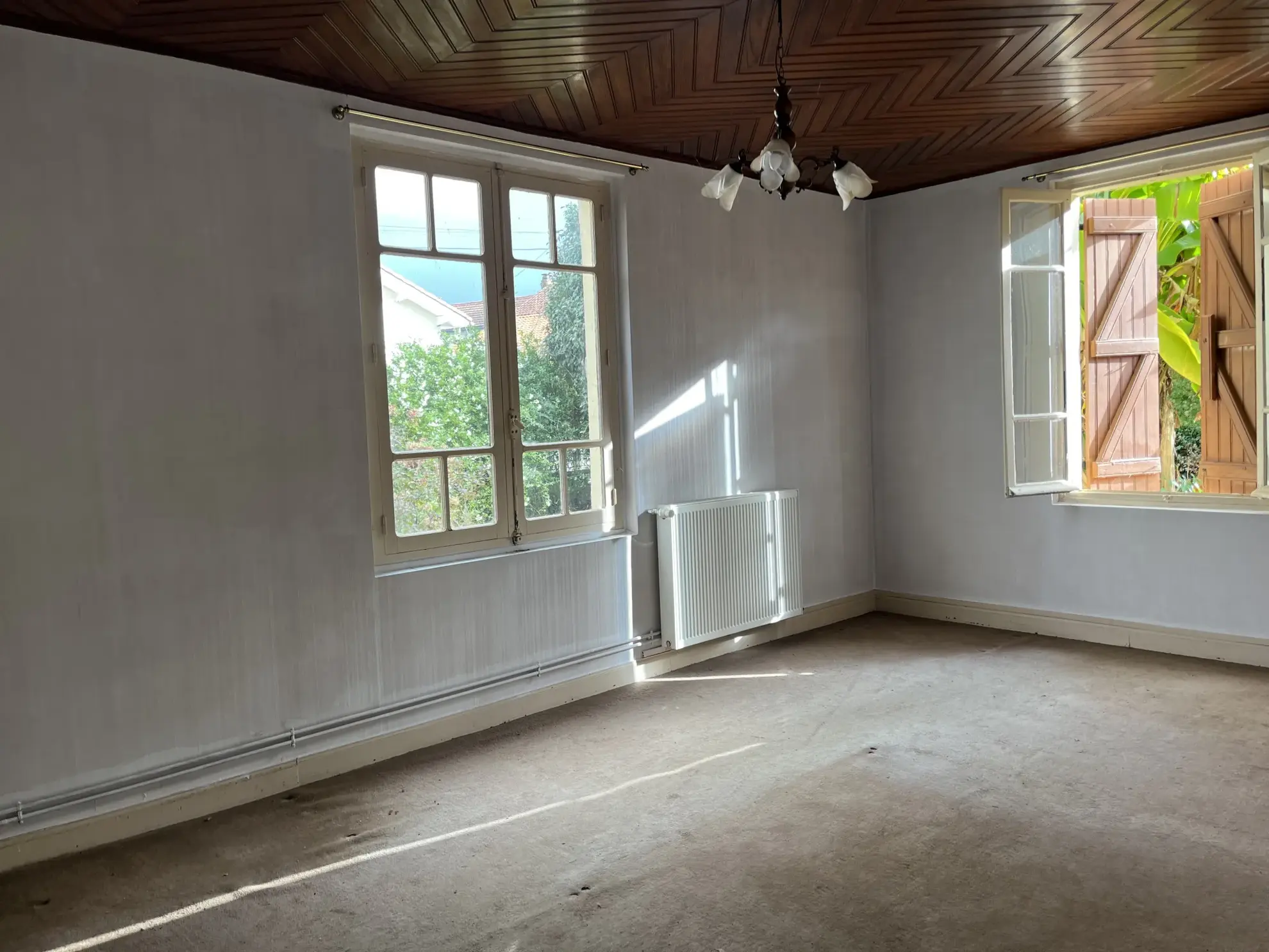 Vente d'une grande maison de 115 m² à Bazet avec potentiel de rénovation 