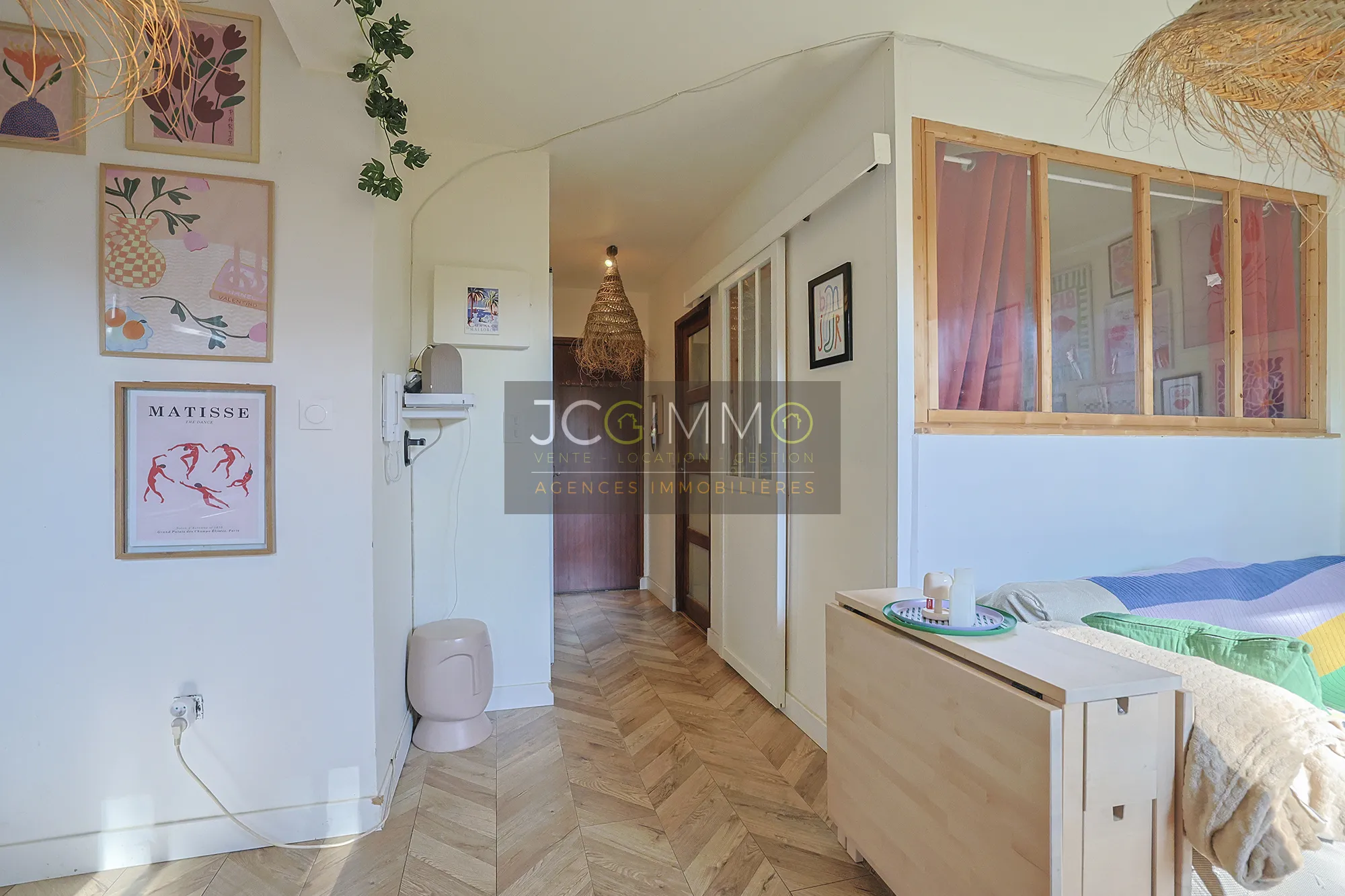 À vendre : Beau rez-de-jardin 27 m² à Hyères - Costebelle 