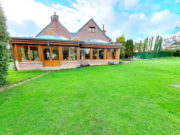 Maison Individuelle de 238 m² avec Terrain Arboré à Solre le Château