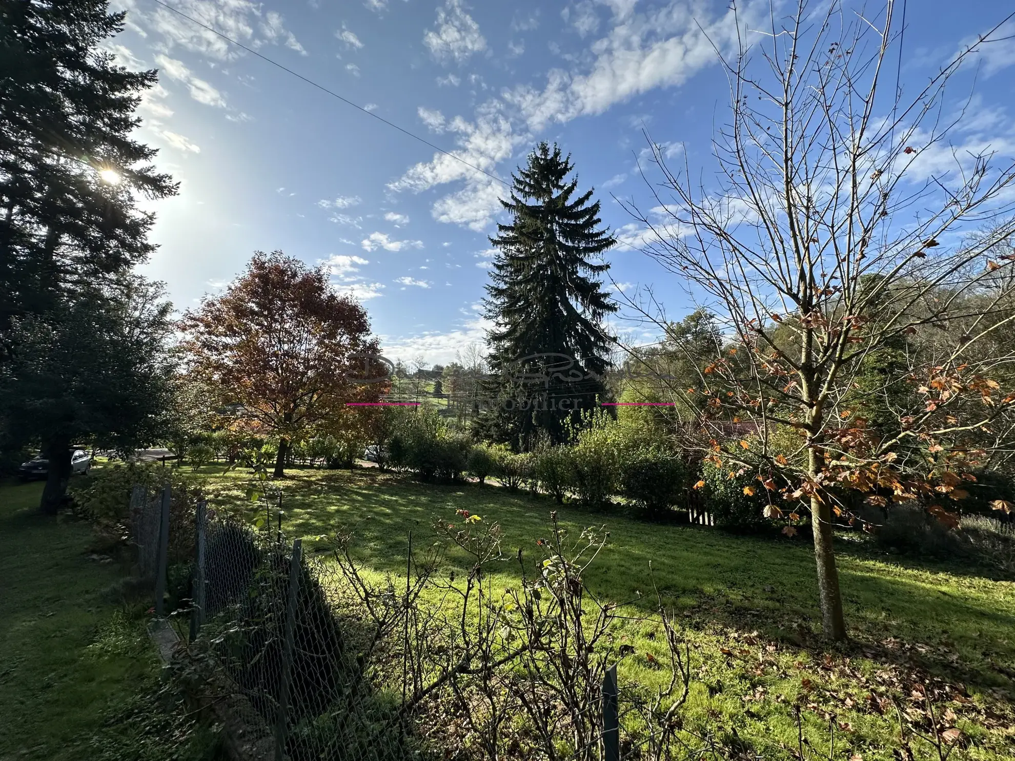 Charmante Maison de Campagne à Saint Symphorien de Lay 