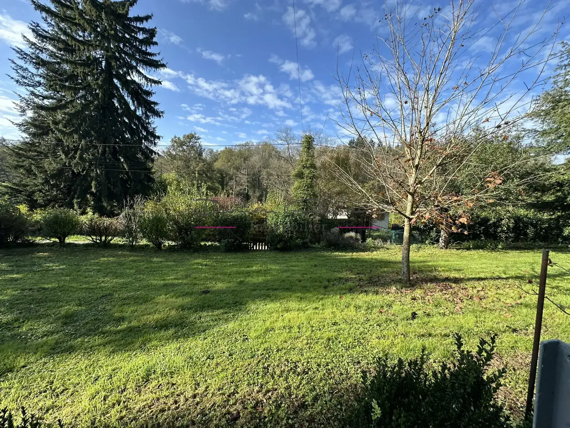 Charmante Maison de Campagne à Saint Symphorien de Lay 