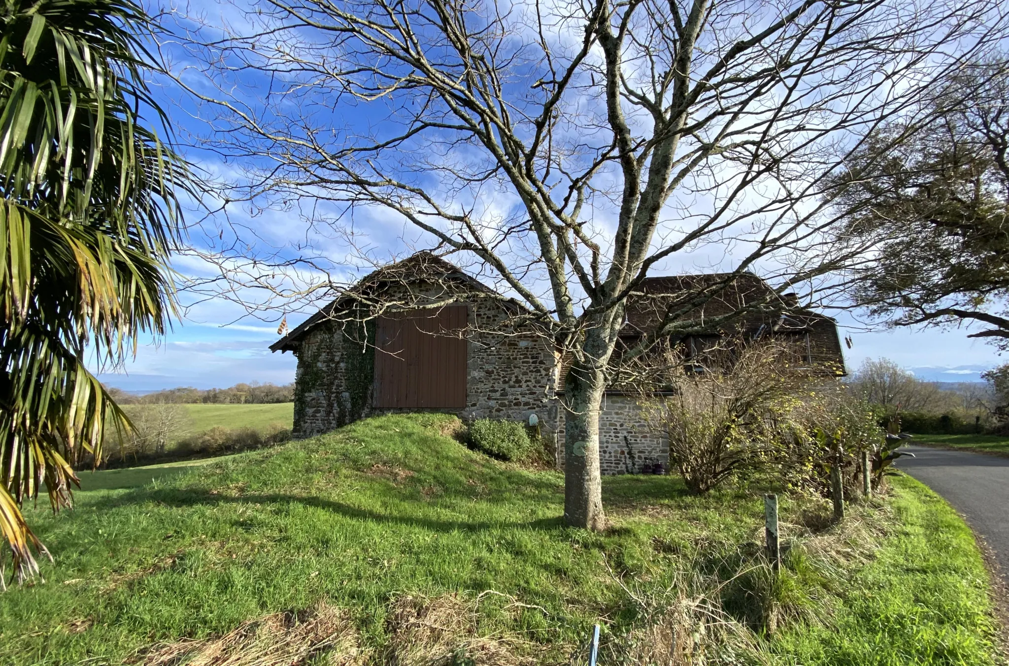 Béarnaise T6 avec vue sur les Pyrénées à Lagor 