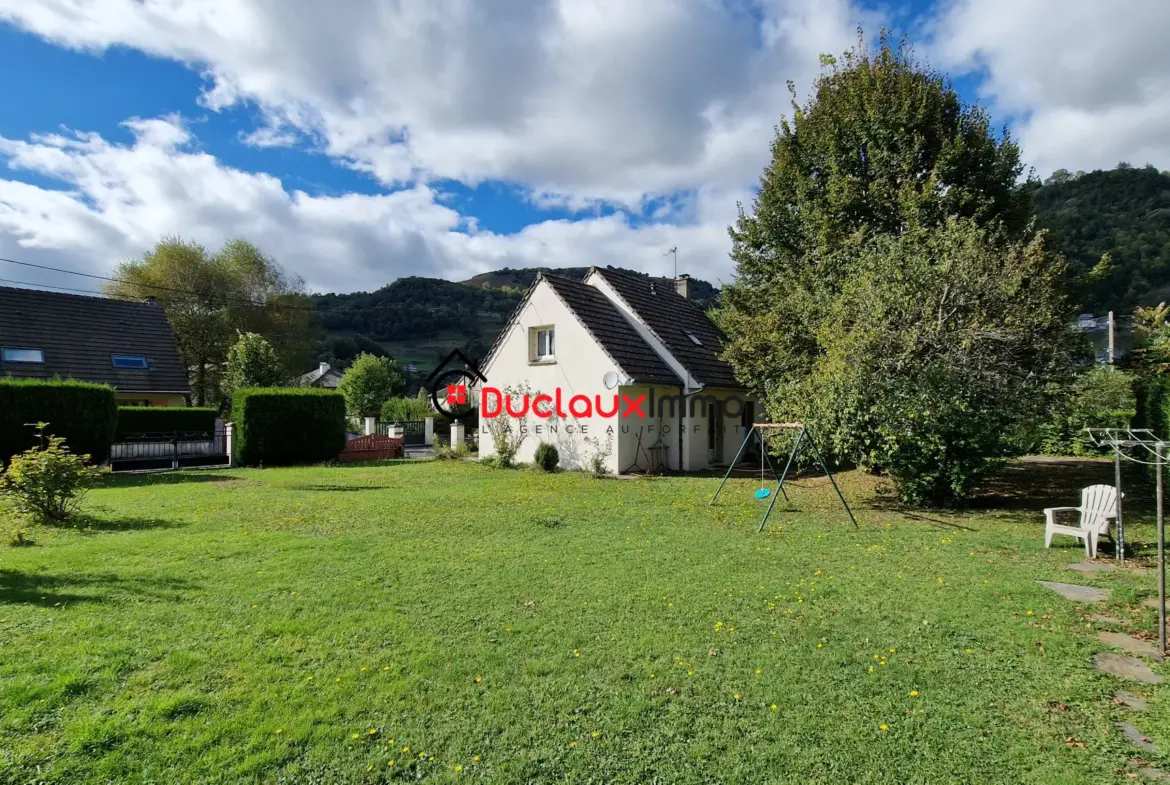 Maison individuelle à Thiezac - 75 m² avec 3 chambres sur terrain de 756 m² 