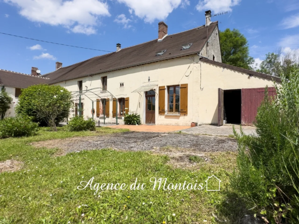 Fermette de Pays à Vendre à Longueville - 4 Chambres, Jardin Clos