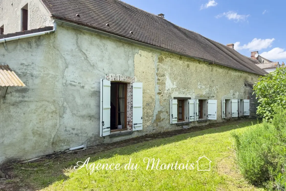 Fermette de Pays à Vendre à Longueville - 4 Chambres, Jardin Clos 