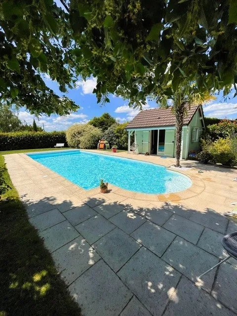 Belle maison avec piscine à La Motte St Jean 