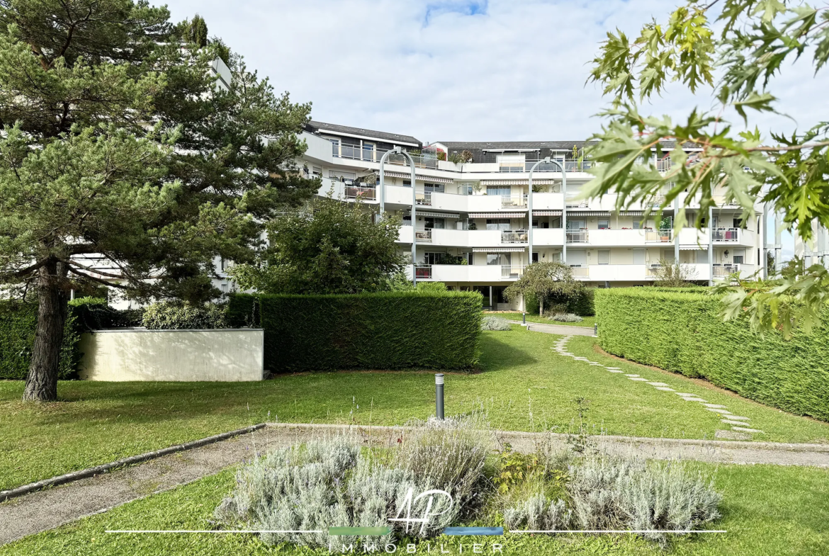 Appartement de 89 m² dans une résidence avec piscine et tennis à Fontaine les Dijon 