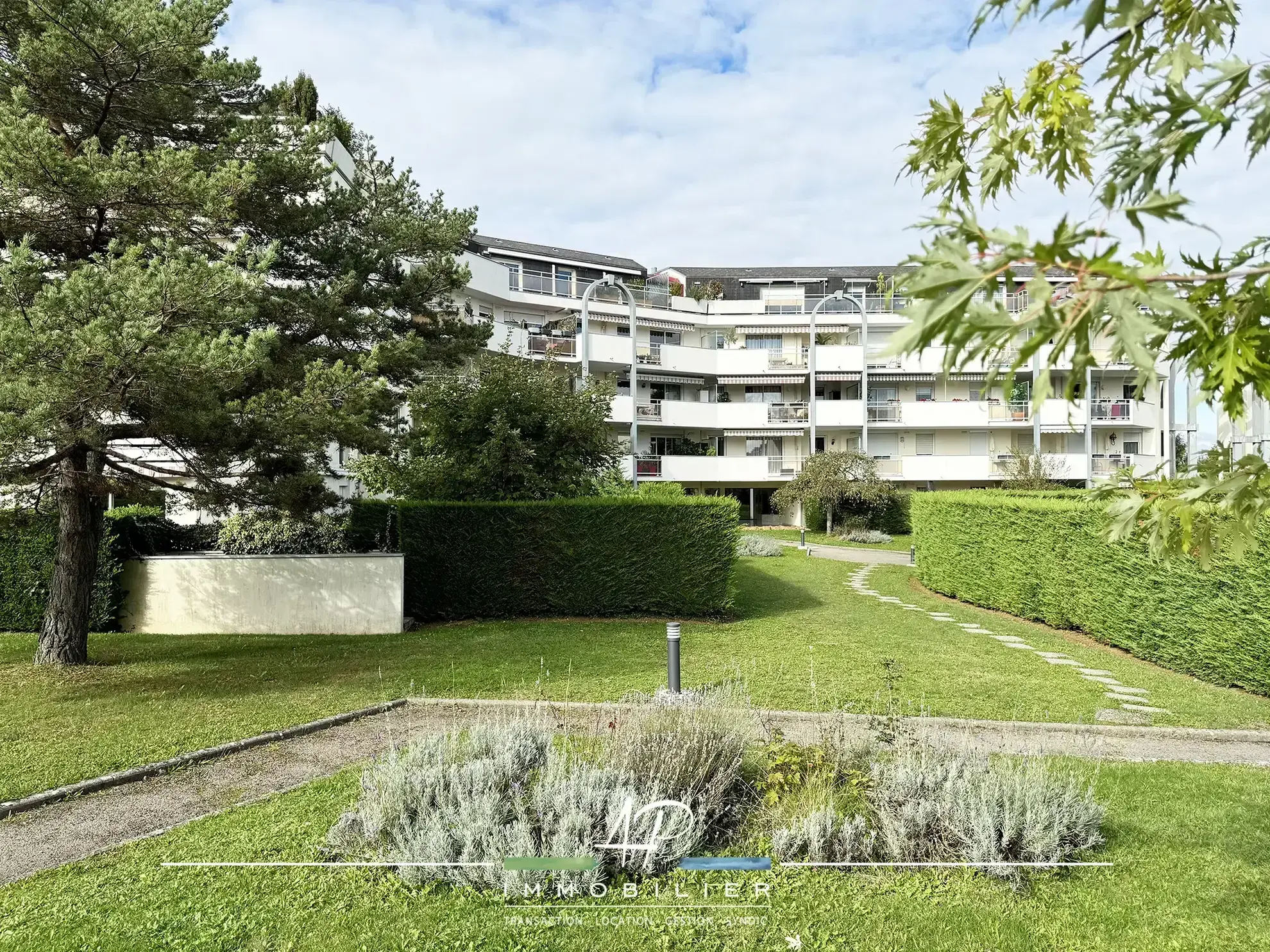 Appartement de 89 m² dans une résidence avec piscine et tennis à Fontaine les Dijon 