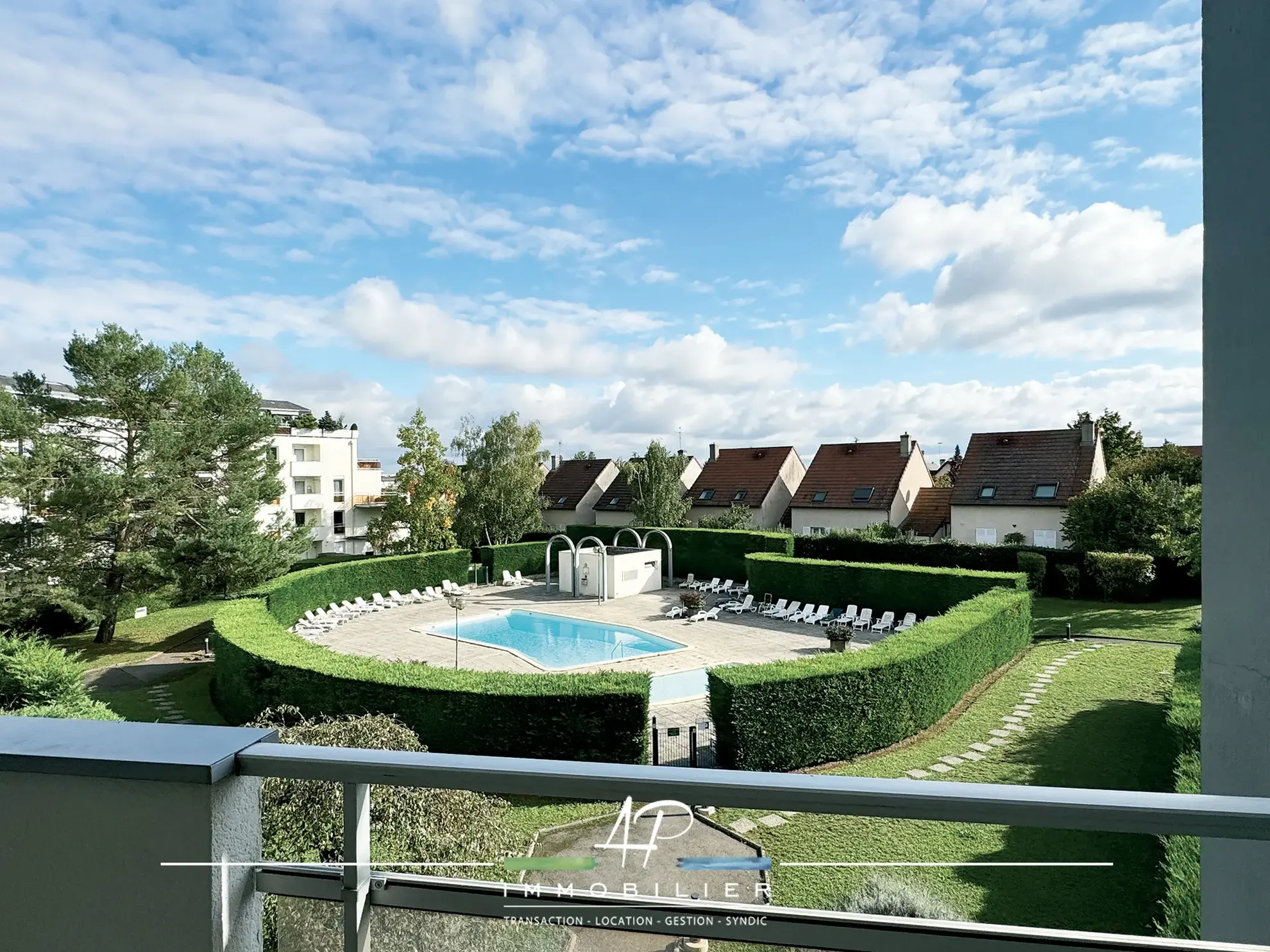 Appartement de 89 m² dans une résidence avec piscine et tennis à Fontaine les Dijon 